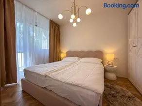 Golden Hour Apartment - Image 3