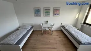 Monteur & Messezimmer Heiligenhaus - Image 1