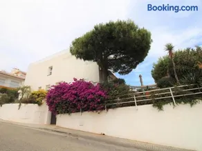 Appartement lumineux avec terrasse et jardin à 200 m de la plage de Grifeu - Image 5