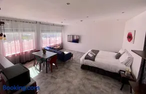 Dalgety Bay Luxury Studio Apartment - Image 5