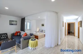 Goldfinch Estate - Image 3