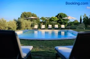 Charming Historic Villa-10 acres - Image 1