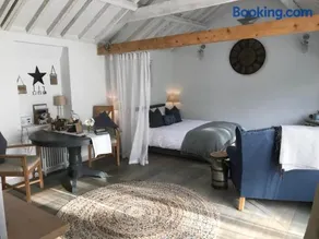 Crafts Hill Barn - Image 5