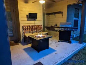 Charming, Quiet, South Shreveport Retreat King Bed - Image 2