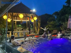 Rose Villa Beach - Image 4