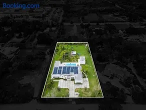 White House , Family Adventure , Miami and Keys ,Heather Pool - Image 3