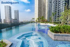 Lumiere Garden Hideaway - Image 4
