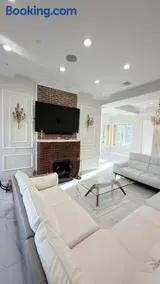 Luxury Manhattan View Apartment ,Parking, 10 min to NY - Image 4