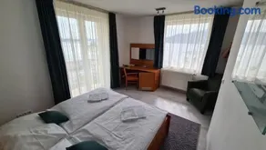 Port Club pension & restaurant - Image 5