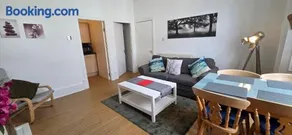 Grindlay Street Residence, 2 Bedroom, 2 Bathroom apartment close to Castle - Image 2