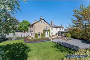 Luxury Malton Retreat Sleeps 10 - Image 1