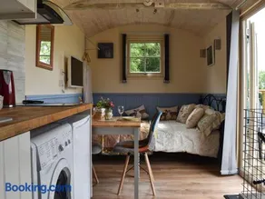 The Shepherd's Hut - Image 2