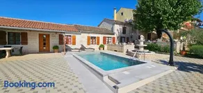 Apartments Vesna & Mario with pool - Image 1