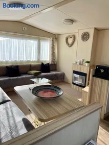 Caravan 7 a modern unit with GCH and DG - Image 5