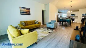 Cozy brand New home! Close to the Beach - Image 3