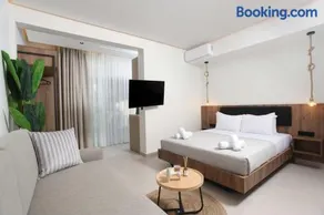 Kyklos Apartment Elegant Stay by the Sea - Image 2