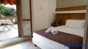 Hotel EMI - Image 3