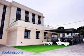 6 Bis HOTEL - Image 2