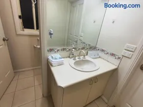 The Private Cozy Ballarat Guest Suite with Double Bed and Sofa Bed - Image 4