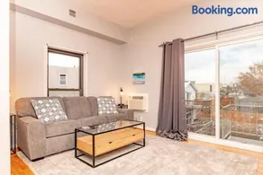 Mt Adams 1BR Great Location Steps from Monastery - Image 1