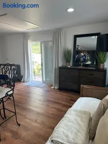 Unique guest house loft - Image 2