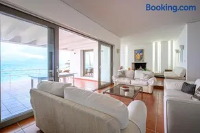 Horizon House - Beachfront Escape - Image 1