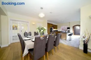 Lower Lodge - Image 3
