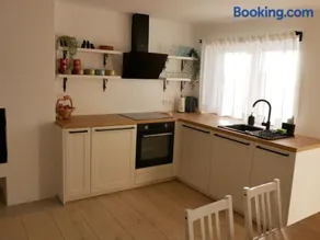 Hidden View House - Image 3