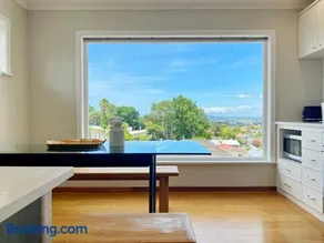Cosy family house in Massey with Good View - Image 3