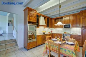 Villa Lake View With BBQ - Happy Rentals - Image 4