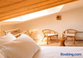 Suite Romantique avec Sauna Privatif, Balnéo et Pièce Secrète- Raon-l'étape -Vosges - Image 3