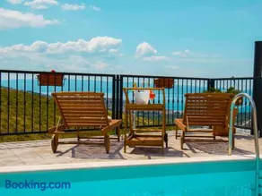 Hill Apartment with Private Pool - Image 3
