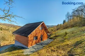 Montain Wild Chalet with Wooden Hot Tub - Image 3