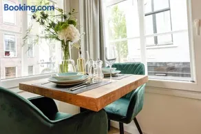 Deluxe 20m2 Canal View - Image 2