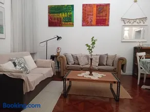 Chic Cozy Quiet DELUXE Citycenter in ASTORIA with AC - Image 2