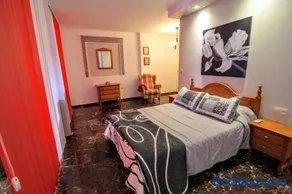 Apartamentos Turisticos La Fonda - Image 1