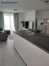 Luxuriouse, Möblierte 2 Zimmer Wohnung mit separaten Eingang, Balkon und eigenem Parkplatz vor dem Eingang - Image 2