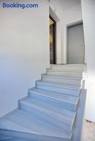 Matoulas Luxury Apartment - Image 2