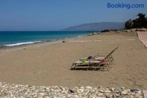 Leda Beach Villa - Image 3