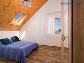 Central Apartment near Bern Parking & Balcony - Image 2