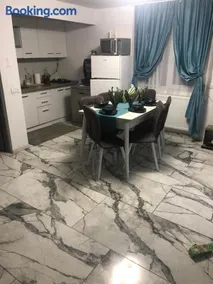 Casa din gradina - Image 2