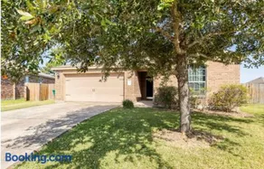 4BR Near Galveston, Kemah NASA, Recently Rehabbed - Image 3