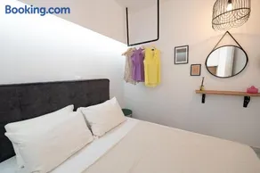 Camo’s house - Image 2