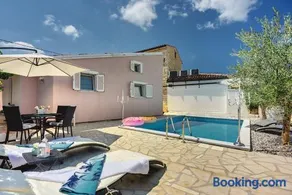 House Michelle - Image 1