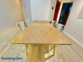 Modern Garden Suite Luxury Apartment - Image 3