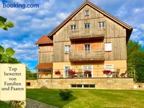 Ferienhaus Winterbergblick, Nationalpark Sächsische Schweiz, 5 Wohnungen und Gemeinschaftsraum, Boulderraum und Sauna im Haus - Image 1