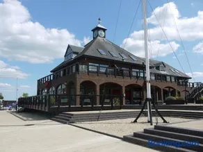 Boathouse Hotel - Image 1