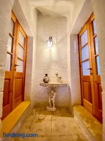 VINTAGE FARMHOUSE - Image 4