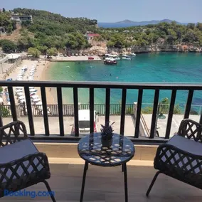 Pansion Nikos - Image 1