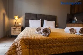 Paralion Town Apartments - Image 2